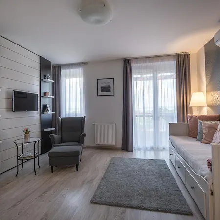 Aranymandula Apartment *