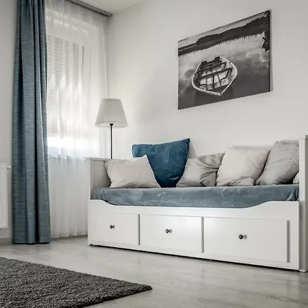 Aranymandula アパート *