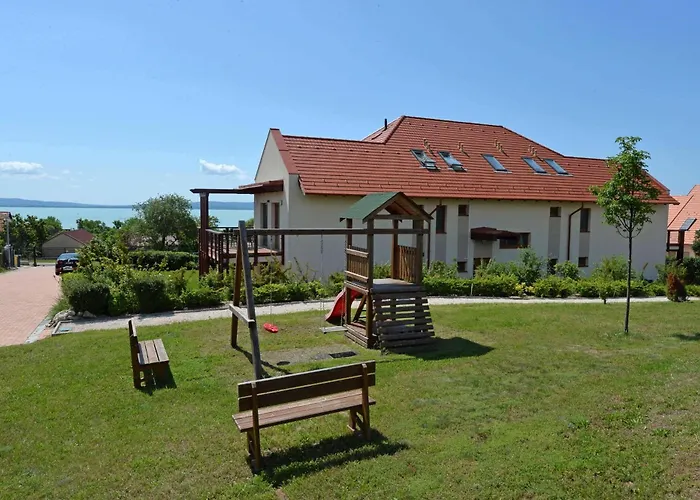 아파트 Aranymandula 벌러토너컬리