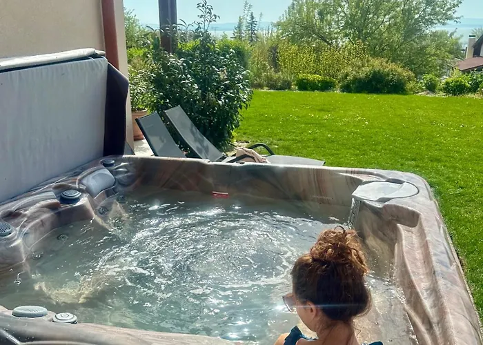 아파트 Aranymandula