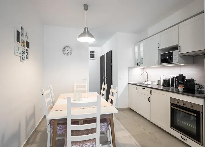 아파트 Aranymandula