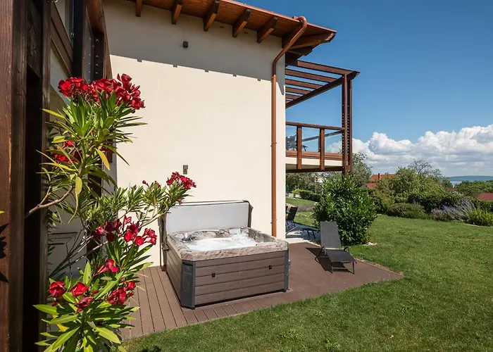 아파트 Aranymandula 벌러토너컬리